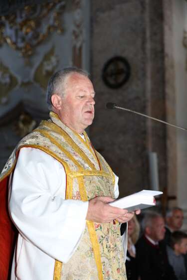 Altarweihe mit Nuntius Zurbriggen 