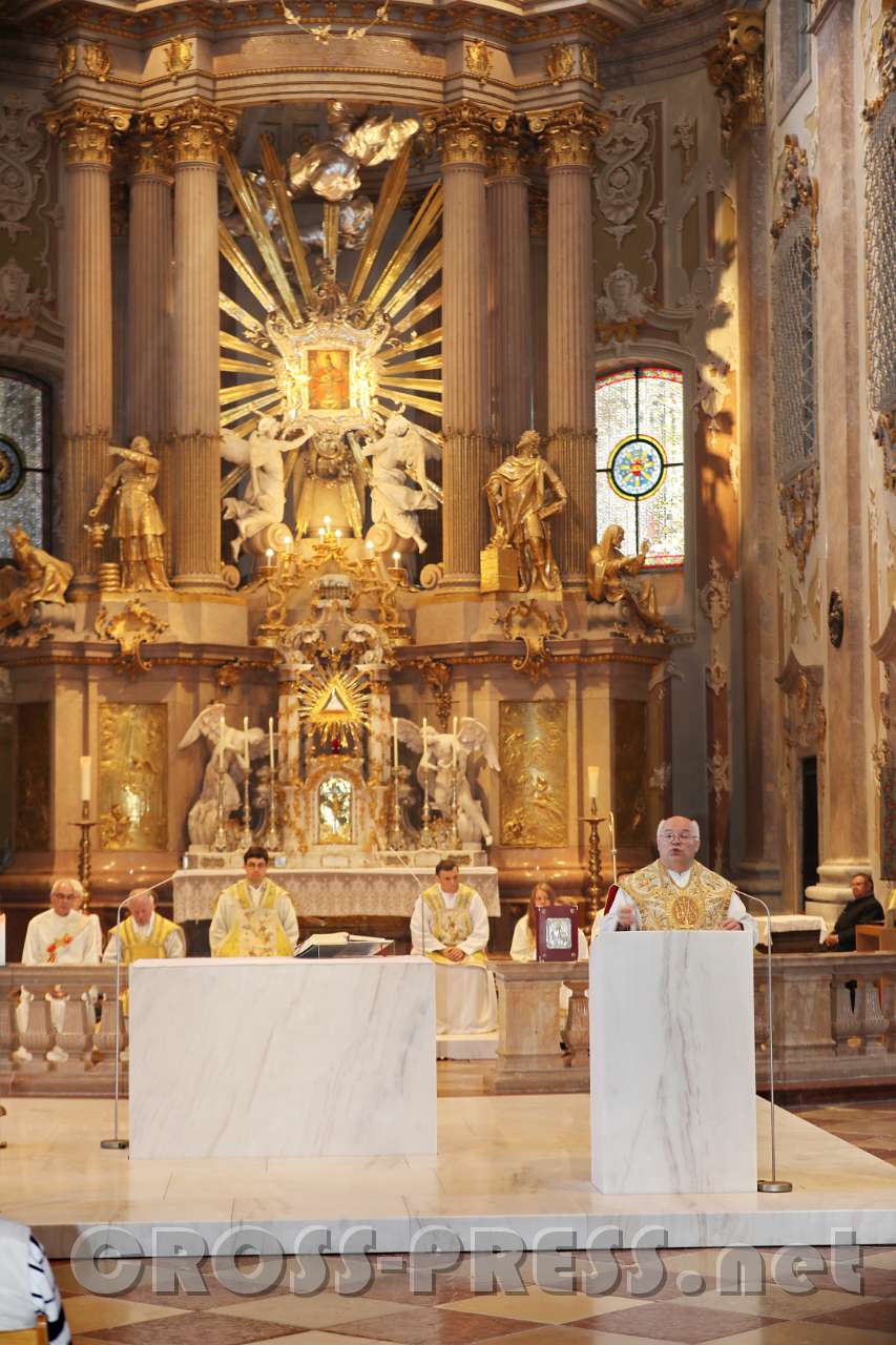 2017.06.11_09.37.18.jpg - Predigt von Abt Petrus.