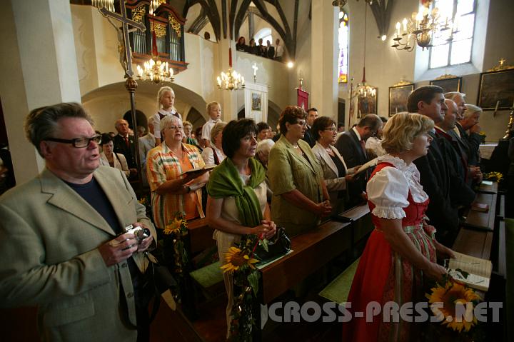 2008.07.27_09.02.33.JPG - Dr. Peter Bubenik dokumentiert die Feierlichkeiten.