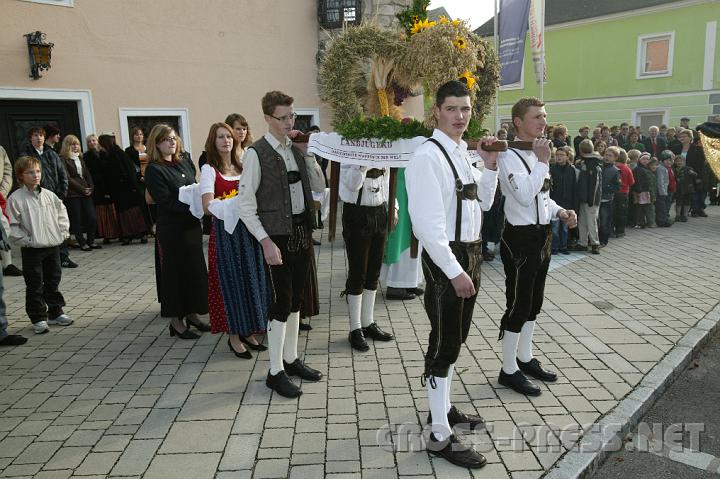 2008.09.28_08.55.06.JPG - Die Feier wurde von der Landjugend gestaltet.