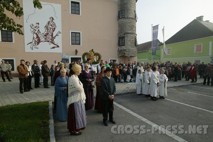 2008.09.28_08.55.35.JPG - Auch die Goldhauben durften nicht fehlen...