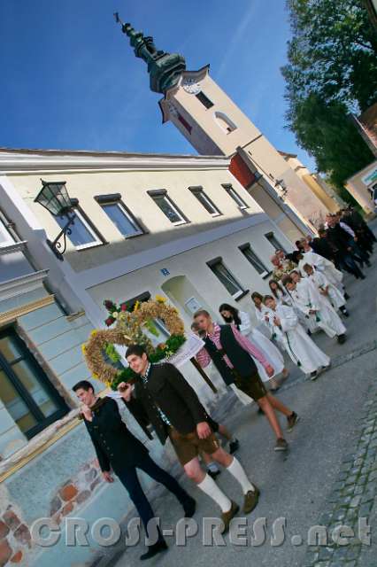 2016.09.25_10.02.10_01.jpg - Erntedank-Umzug durch die Kirchengasse ...