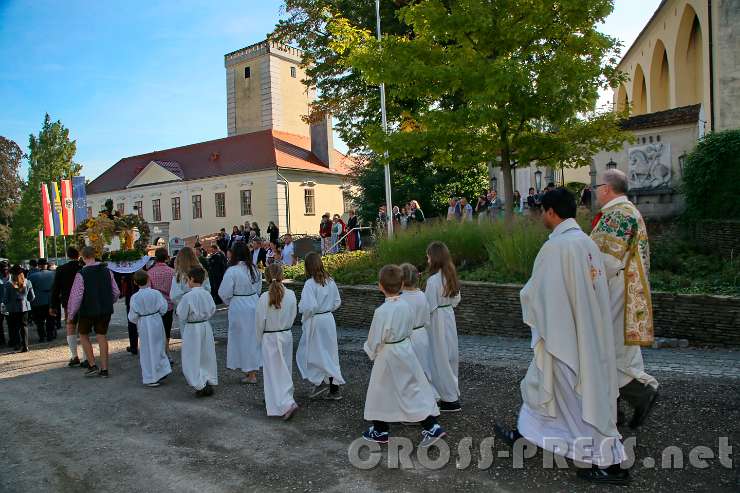 2016.09.25_10.05.20.jpg - ... zum Schloss