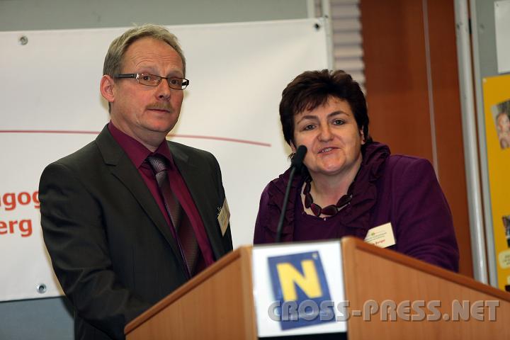 2009.11.29_14.16.27.jpg - Moderatoren der Feier, Franz und Maria Burger waren zwei jahre Lang Begleitehepaar von Kurs St.P�lten 5.