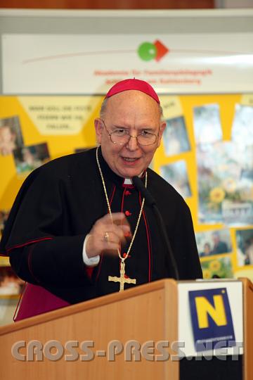 2009.11.29_14.48.16.jpg - Familienbischof DDr. Klaus K�ng sprach �ber die Familie als St�tze der Kirche - und umgekehrt.