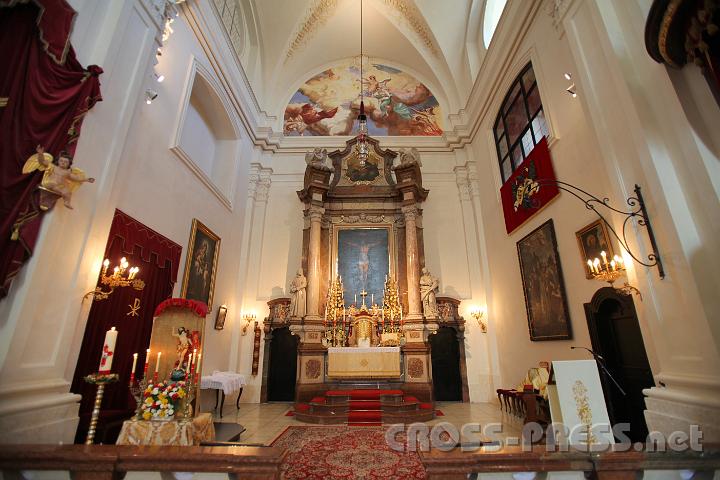 2012.04.09_09.27.28.jpg - Die Karmelitinnenkirche in St.Pölten ist die einzige Kirche der Stadt aus dem Frühbarock, wurde im Hochbarock von Prandtauer umgestaltet, deswegen der heute gebräuchliche Name.