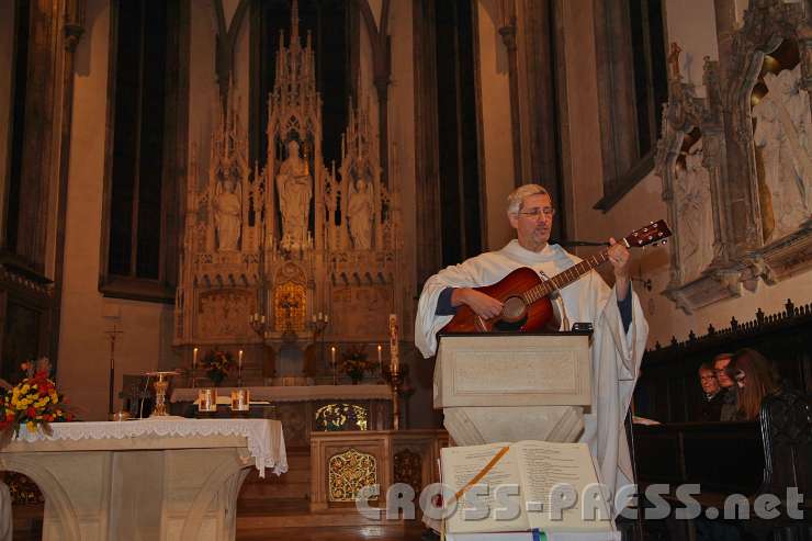 2014.11.23_18.55.32.jpg - "Freude wohne tief in deinen Gliedern, Leben schenkt dir jeder Augenblick..."- Ein musikalisch so begabter Direktor ist ein Segen für ein Projekt der Verkündigung wie Radio Maria.