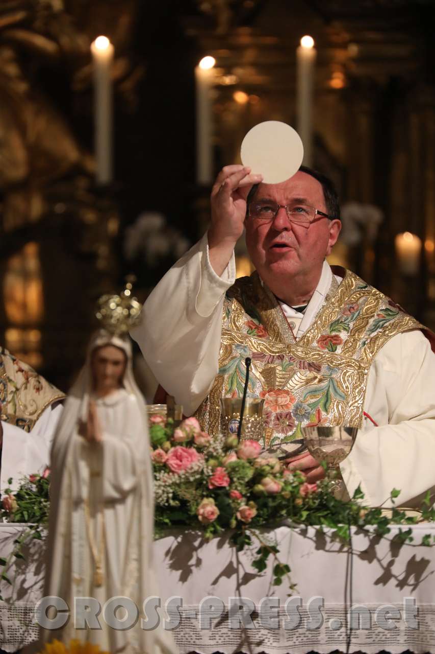 2017.09.08_21.08.28_01.jpg - Elevation mit Pater Bernhard Vošicky.