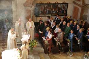 Goldhauben und Trachten-Wallfahrt