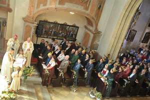 Goldhauben und Trachten-Wallfahrt