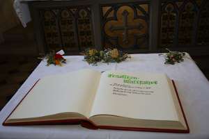 Goldhauben und Trachten-Wallfahrt