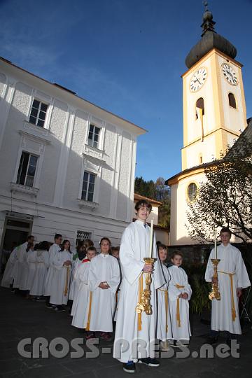2013.11.10_09.24.01.jpg - Im Hintergrund: Pfarrhof und Kirche von Waidhofen/Ybbs