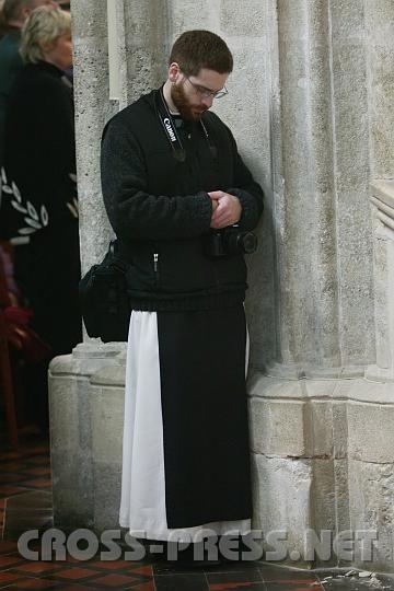 2008.04.24_12.23.44.JPG - P.Samuel, der Stiftsfotograf.  :)