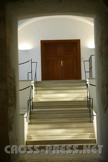 2008.10.21_16.48.43.JPG - Stiege zur Bernardikapelle.