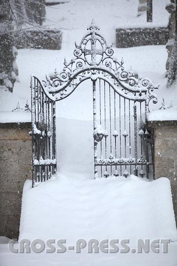 2009.02.21_06.57.36.jpg - "Himmelspforte" ins unber�hrte Wei�.