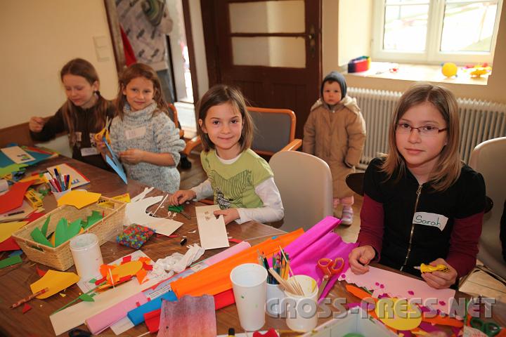 2010.02.28_10.04.56.jpg - Bei der Kinderbetreuung ging's lustig zu.