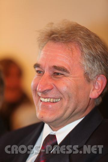 2010.02.28_14.57.23.jpg - Auch der Schweizer P.Felix fand den �sterreichischen Humor zum Lachen.  ;)