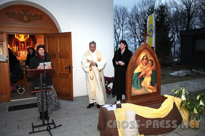 2010.02.28_17.30.13.jpg - Dankandacht sp�tnachmittags vor der Sch�nstatt Kapelle am Kahlenberg beim Bild der "Mater Ter Admirabilis" - Dreimal Wunderbare Mutter).
