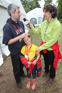 JungFamilienTreffen 2010 Christa Neugebauer beim Interview mit Andreas Schätzle.