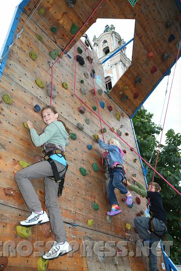 2010.08.28_10.42.06.jpg - Die beiden haben schon fast den Glockenturm erreicht!