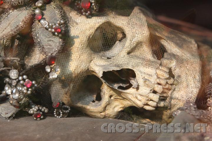 2010.08.27_15.17.32.jpg - Reliquie des hl.Urban, eines r�mischen Soldaten und M�rtyrer.