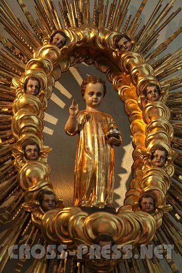 2010.12.04_19.35.08.jpg - Bei den Marienschwestern ist das Christkind schon eingetroffen. :)