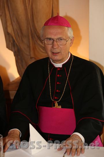 2012.04.27_19.05.28_01.jpg - Bischof Egon Kapellari