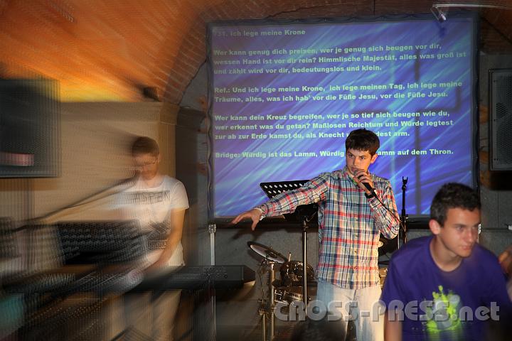 2012.06.08_21.25.58.jpg - Alex Voglauer, Organisator bewegt etwas - "we can move the mountains"; Siehe Link:http://www.youtube.com/watch?v=GVnyBp_CudA