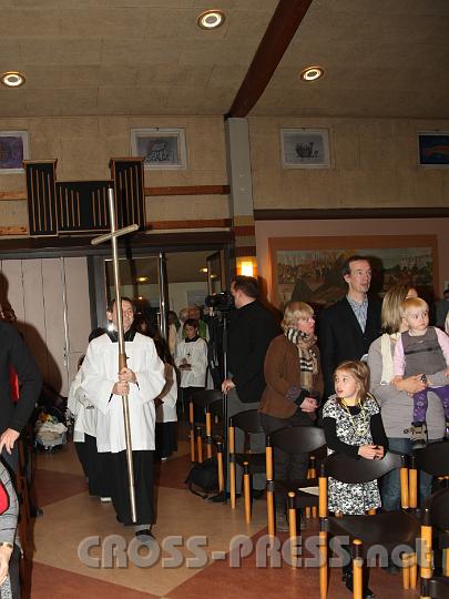 2012.11.18_16.13.28.jpg - Eva und DI Erich Berger, Leiter der Akademie für Familienpädagogik/Schönstatt am Kahlenberg, begrüßen die Familientrainer-Ehepaare und Gäste.