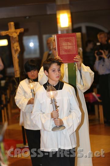 2012.11.18_16.27.16.jpg - Eva und DI Erich Berger, Leiter der Akademie für Familienpädagogik/Schönstatt am Kahlenberg, begrüßen die Familientrainer-Ehepaare und Gäste.