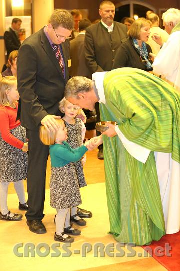 2012.11.18_17.06.51_01.jpg - Eva und DI Erich Berger, Leiter der Akademie für Familienpädagogik/Schönstatt am Kahlenberg, begrüßen die Familientrainer-Ehepaare und Gäste.