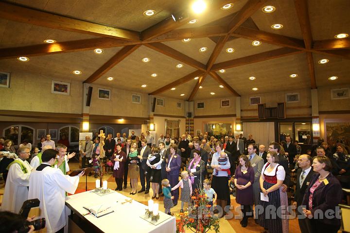 2012.11.18_17.16.32.jpg - Zuerst aber kommt der Segen.