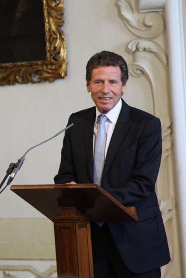 GrundSteinLegung für den HochSchul-AusBau