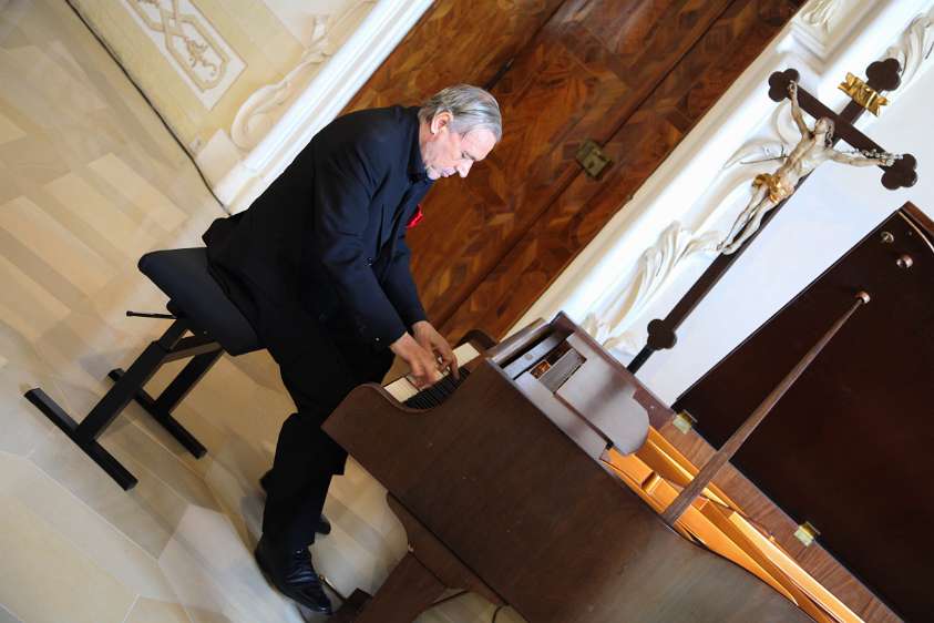 GrundSteinLegung für den HochSchul-AusBau