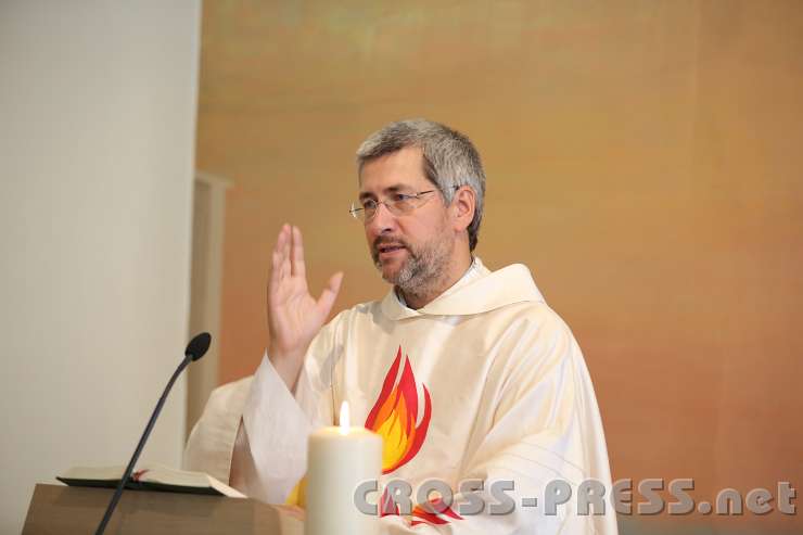 2013.10.06_12.25.56.jpg - Schluss-Segen von hw. Andreas Schätzle.