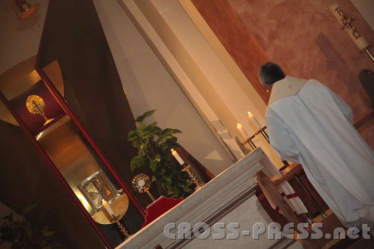 2014.01.18_15.37.46.jpg - Anbetung in der Kreuzkirche