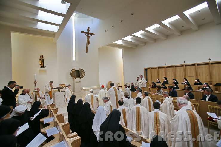 2014.06.26_10.24.04.jpg - Das Apostolische Glaubensbekenntnis wird gebetet.