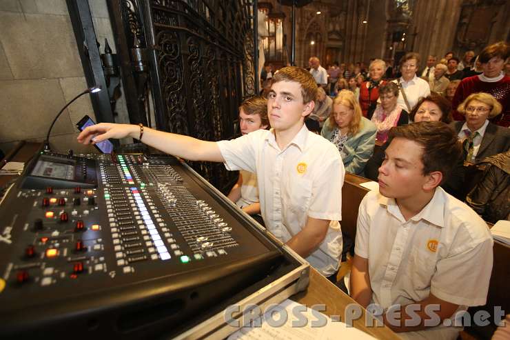 2014.09.14_17.20.58.jpg - Tonregiepult der KiSi Kids.