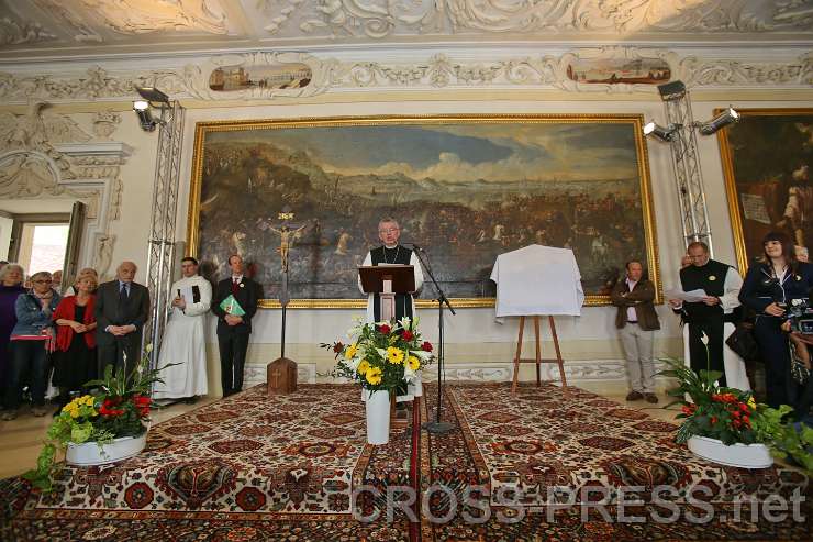 2015.04.30_10.45.17.JPG - Abt Maximilian Heim eröffnet den Festakt.