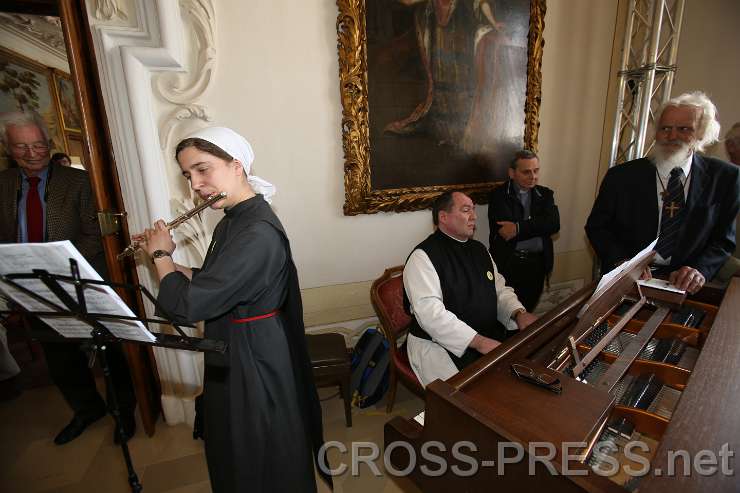 2015.04.30_11.12.15.JPG - Abt Maximilian Heim eröffnet den Festakt.