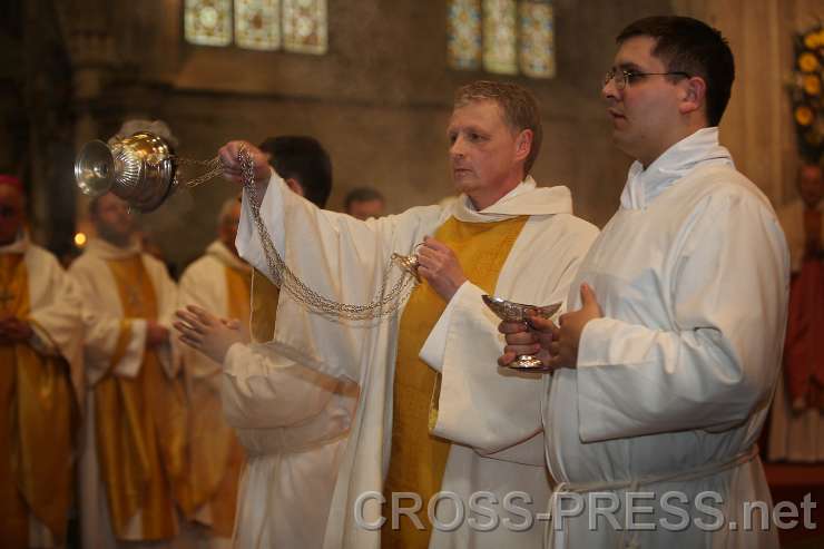 2015.04.30_16.02.47.JPG - Inzensierung der Gläubigen.