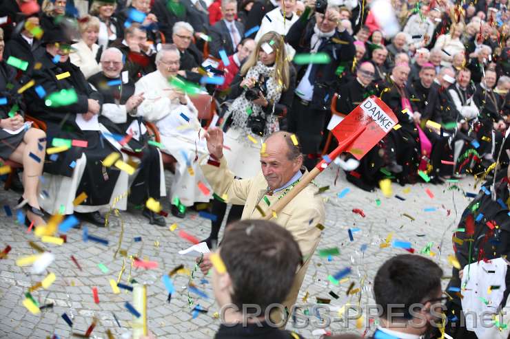 2015.04.30_17.40.00.JPG - Baumeister Arnold Link wurde für seine Leistungen geehrt.  :)
