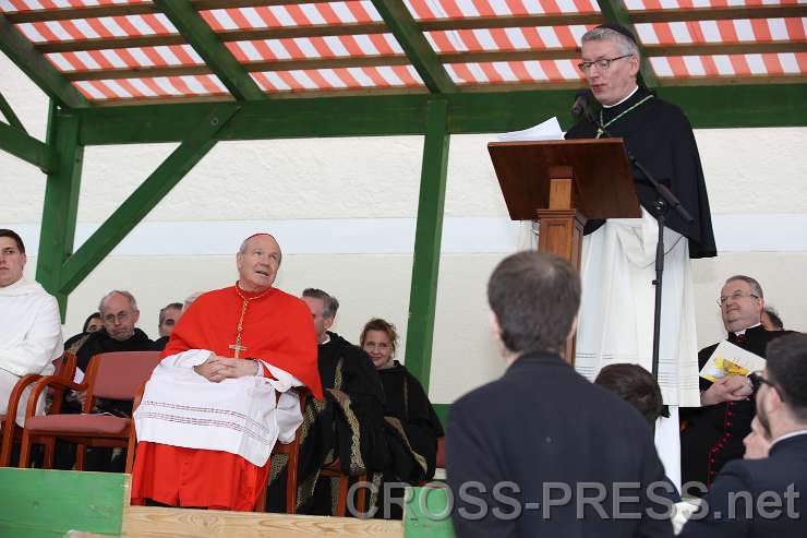 2015.04.30_18.04.54_82.JPG - Dankesrede von Abt Maximilian Heim.
