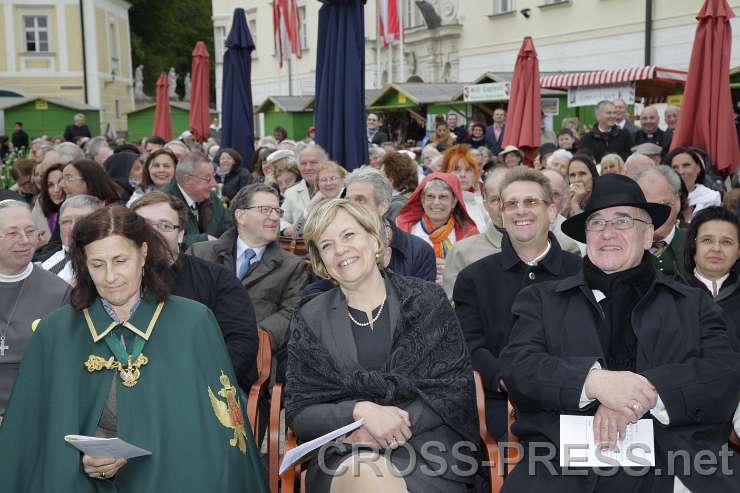 2015.04.30_18.06.52.JPG - LR B.Schwarz neben Altabt G. U. Henckel Donnersmarck.