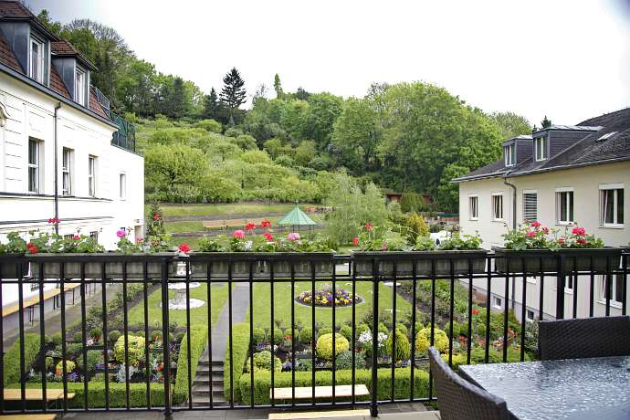 Ewige Profess von Sr.Faustine u. Sr.Nathanaela OSB