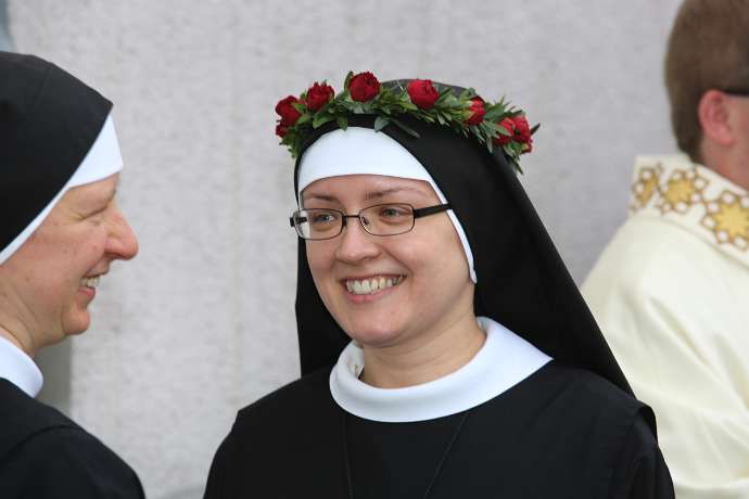 Ewige Profess von Sr.Faustine u. Sr.Nathanaela OSB