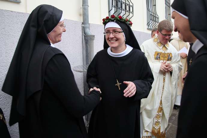 Ewige Profess von Sr.Faustine u. Sr.Nathanaela OSB