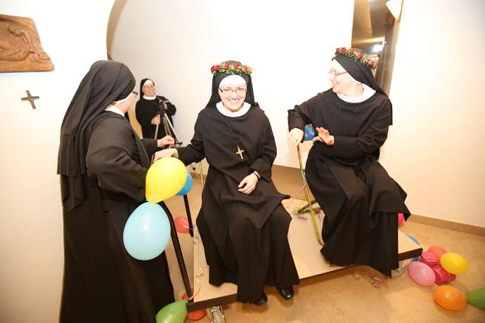 Ewige Profess von Sr.Faustine u. Sr.Nathanaela OSB