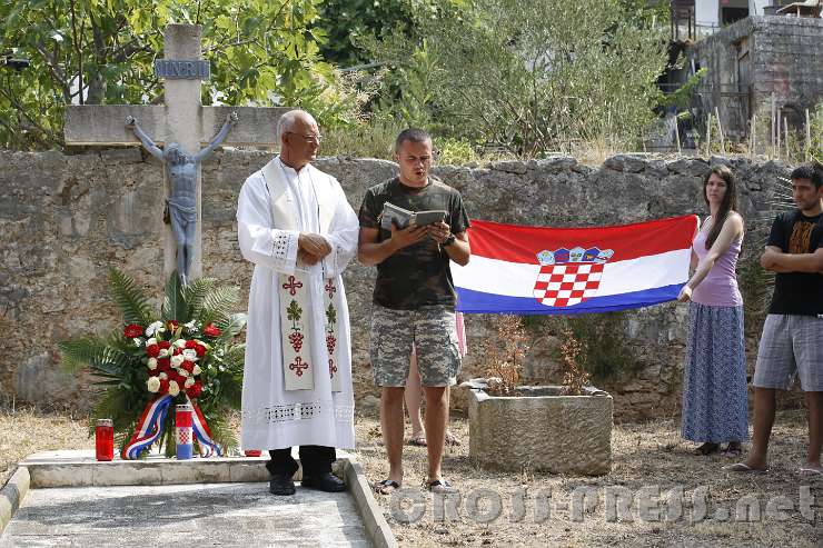 2015.08.05_10.06.49.jpg - Mladi iz Zagreba predmole.