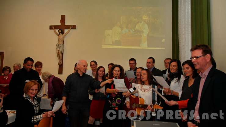 2015.11.21_14.19.29.jpg - "Du bist gesegnet, ein Segen bist Du" - Ständchen von Mitarbeitern und Gästen.